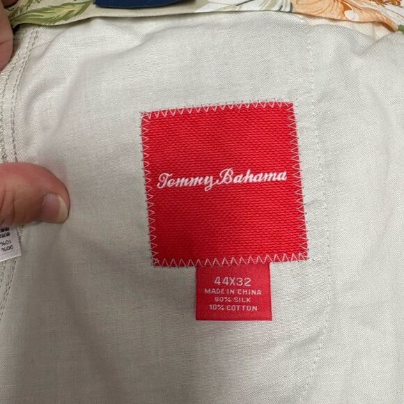 NWT Tommy Bahama New St Thomas Double Pleat Abbey Stone -Cream 5897 - Size 44x32 - Picture 4 of 7